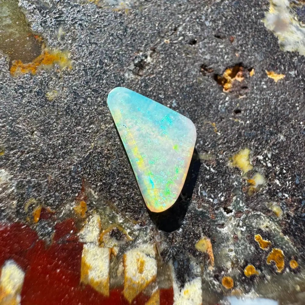 Lightning Ridge Opal 1.0carat Solid Hand - Cut