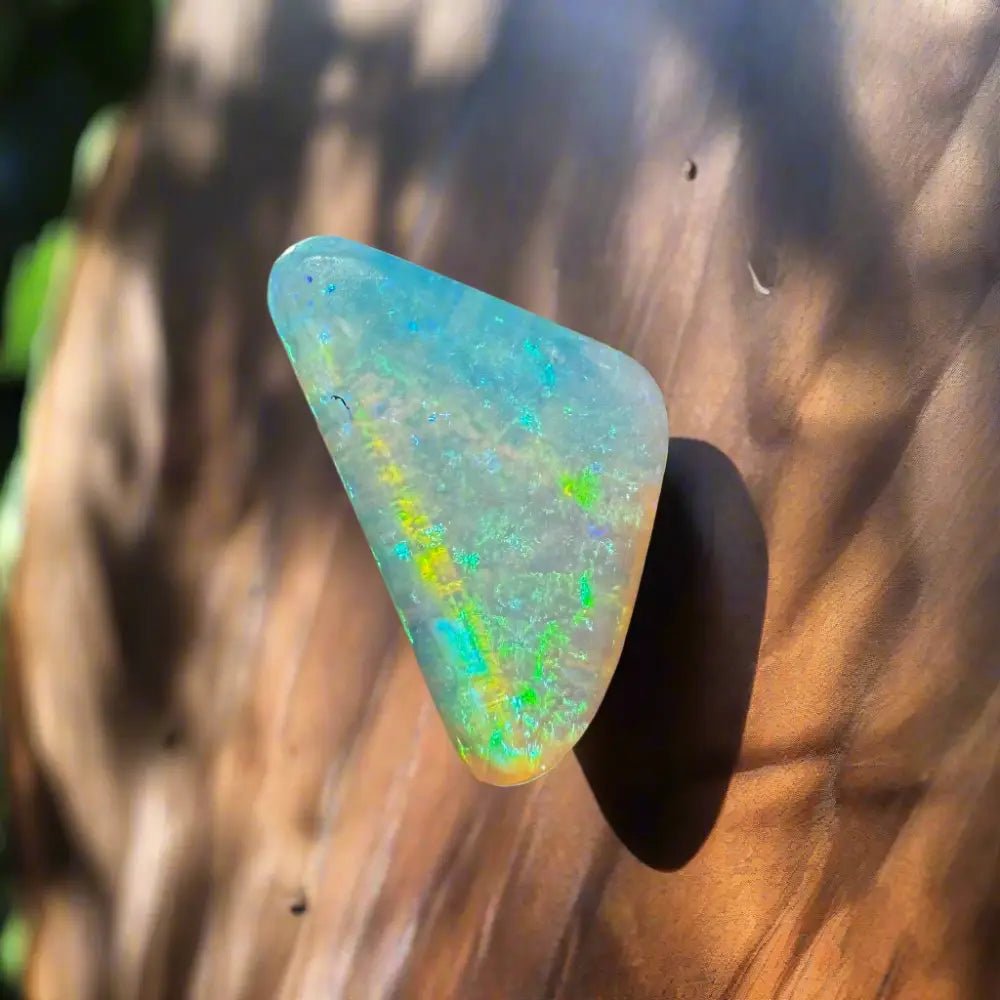 Lightning Ridge Opal 1.0carat Solid Hand - Cut