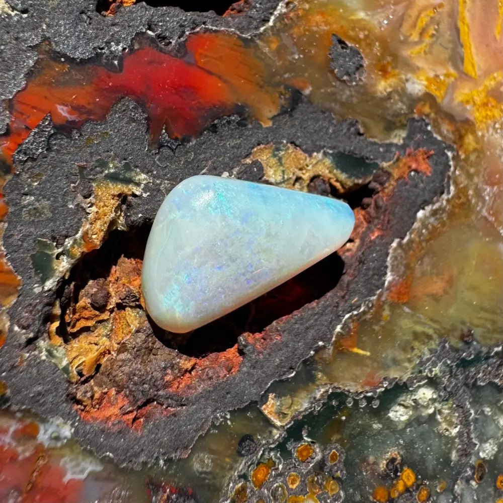 Lightning Ridge Opal 2.1carat Solid Hand - Cut