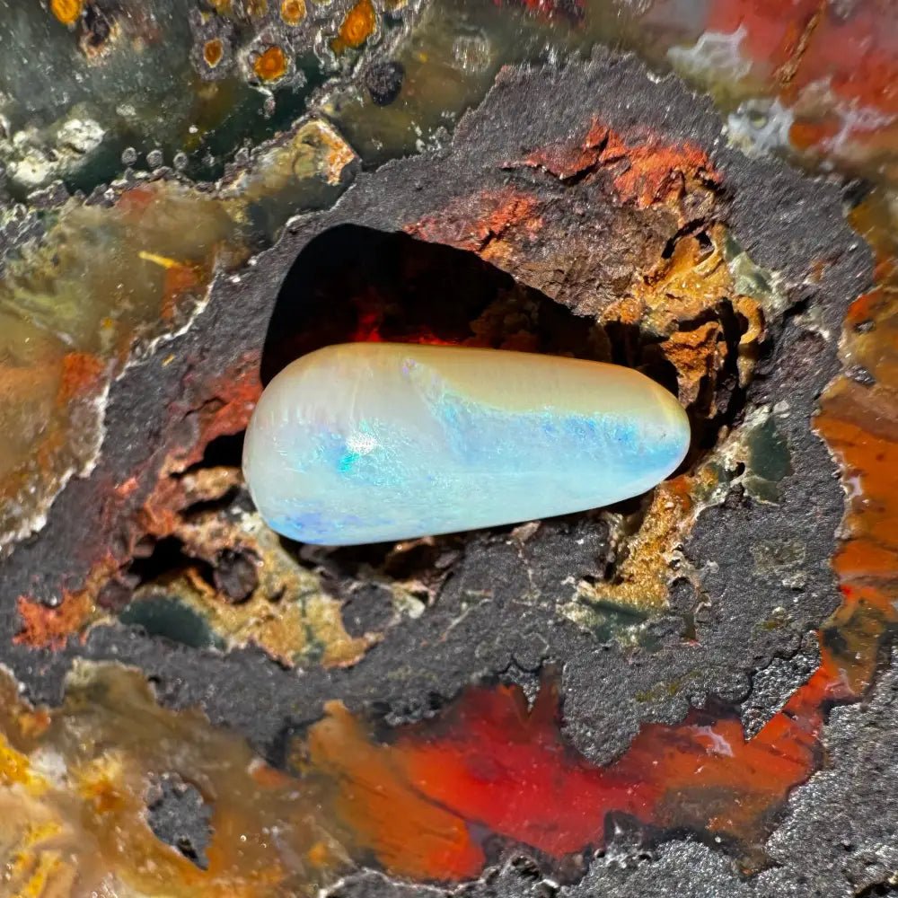 Lightning Ridge Opal 2.1carat Solid Hand - Cut