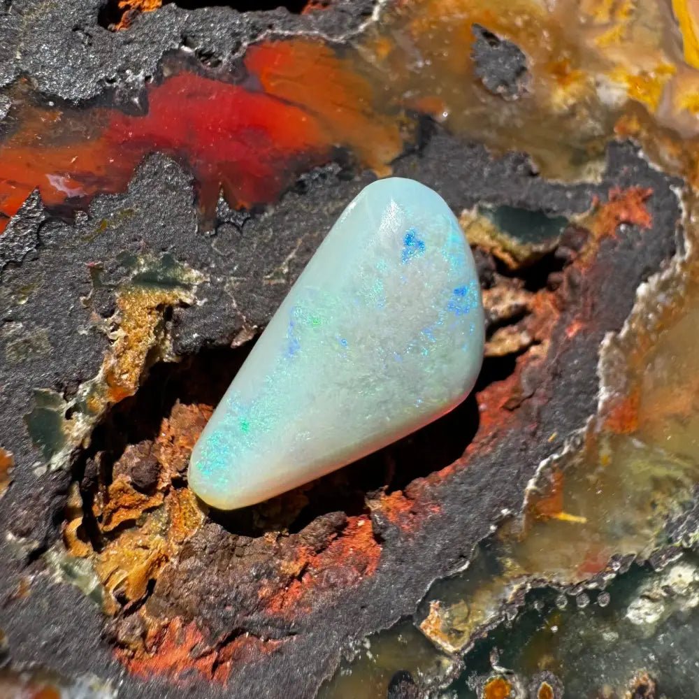 Lightning Ridge Opal 2.1carat Solid Hand - Cut