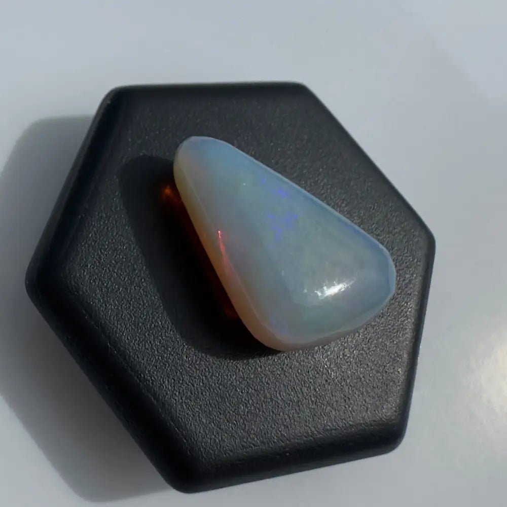 Lightning Ridge Opal 2.1carat Solid Hand - Cut