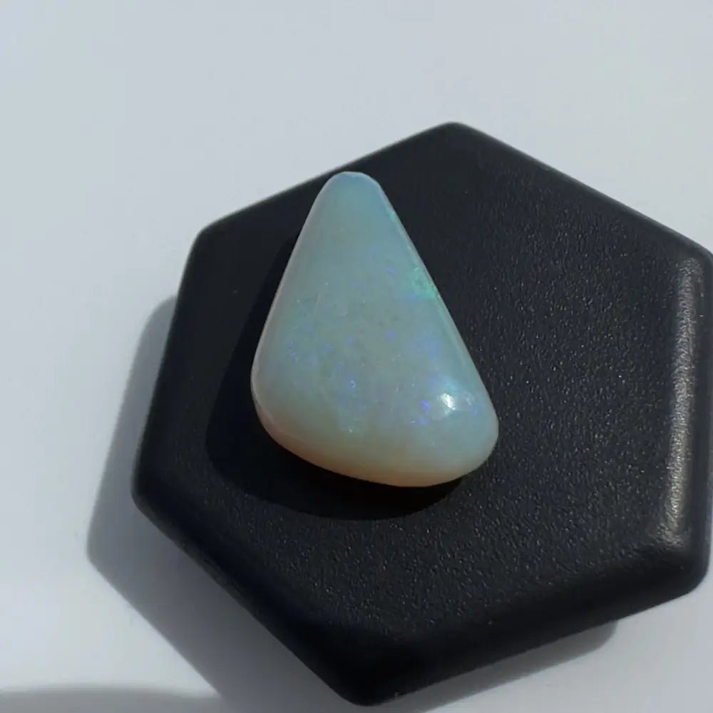 Lightning Ridge Opal 2.1carat Solid Hand - Cut