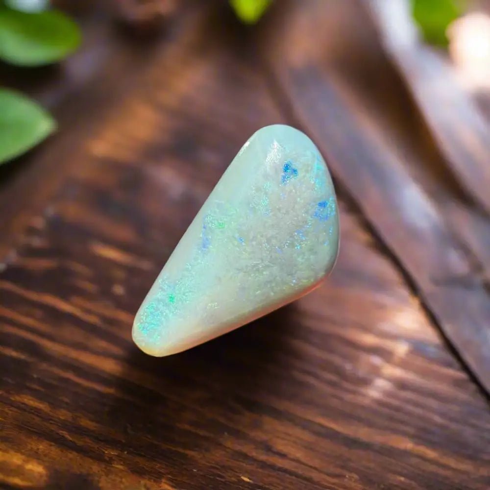 Lightning Ridge Opal 2.1carat Solid Hand - Cut