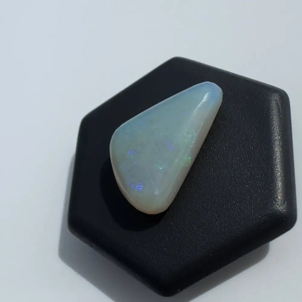 Lightning Ridge Opal 2.1carat Solid Hand - Cut