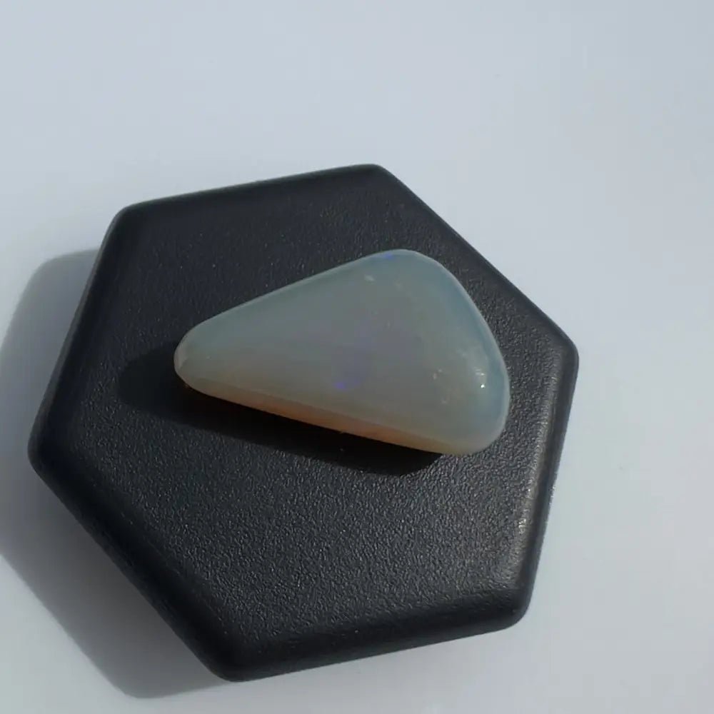 Lightning Ridge Opal 2.1carat Solid Hand - Cut