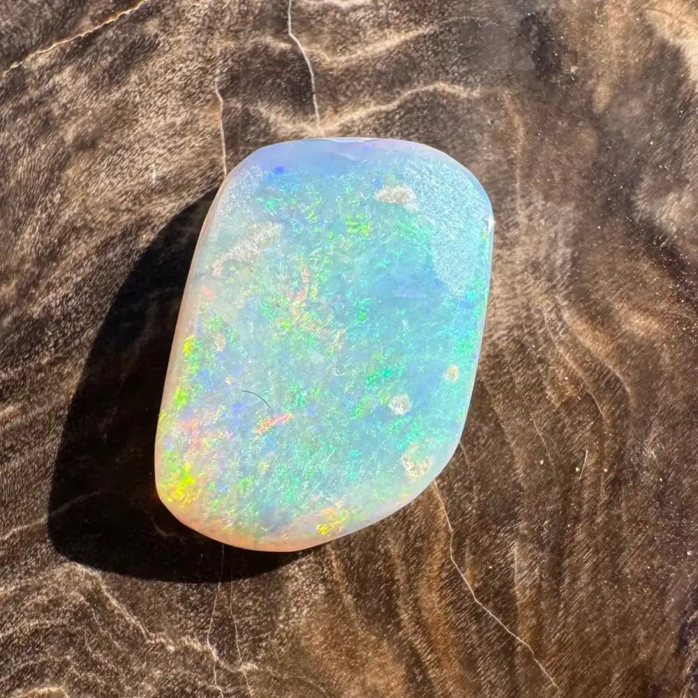Lightning Ridge Opal 3.1carat Solid Hand - Cut