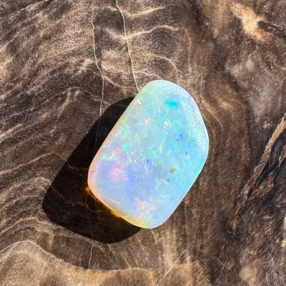 Lightning Ridge Opal 3.1carat Solid Hand - Cut