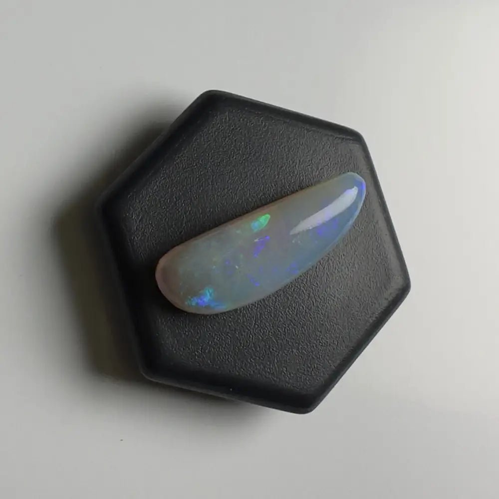 Lightning Ridge Opal 3.2carat Solid Hand - Cut