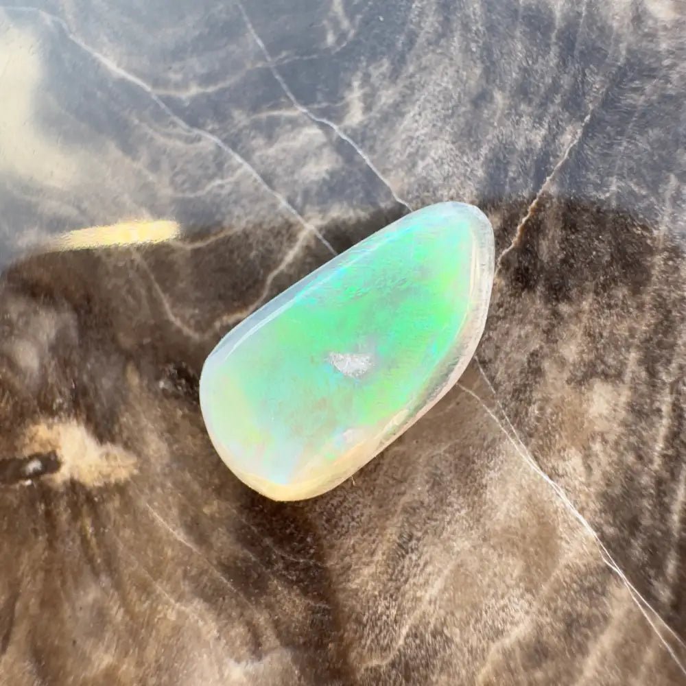 Lightning Ridge Opal Semi Black 1.8carat Solid Hand - Cut