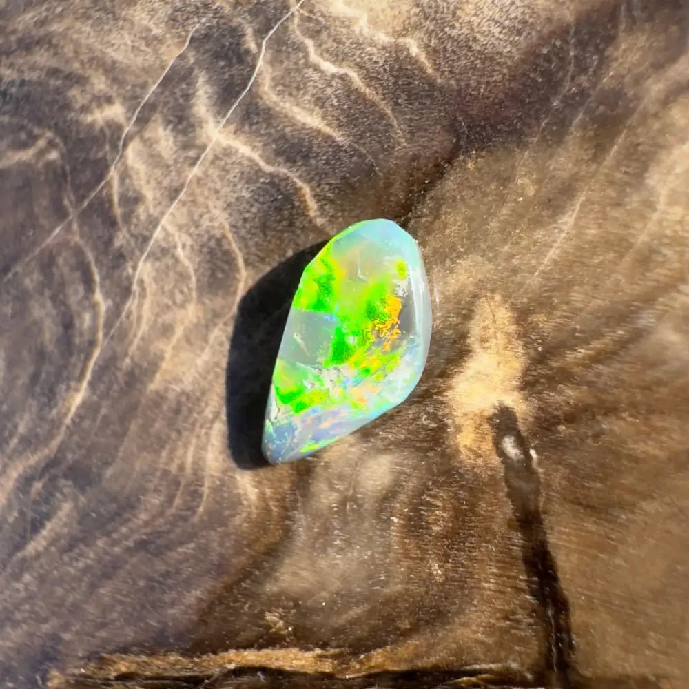 Lightning Ridge Semi Black Opal 0.4carat Solid Hand - Cut