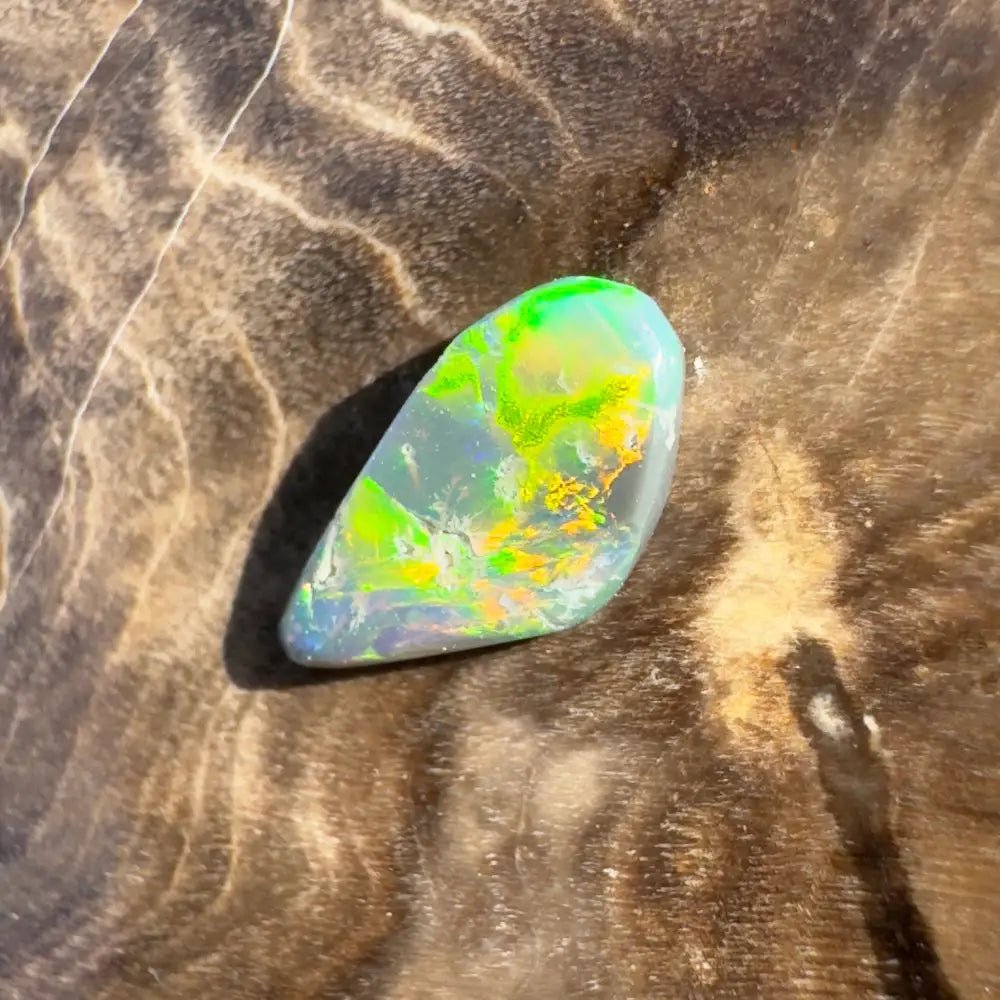 Lightning Ridge Semi Black Opal 0.4carat Solid Hand - Cut