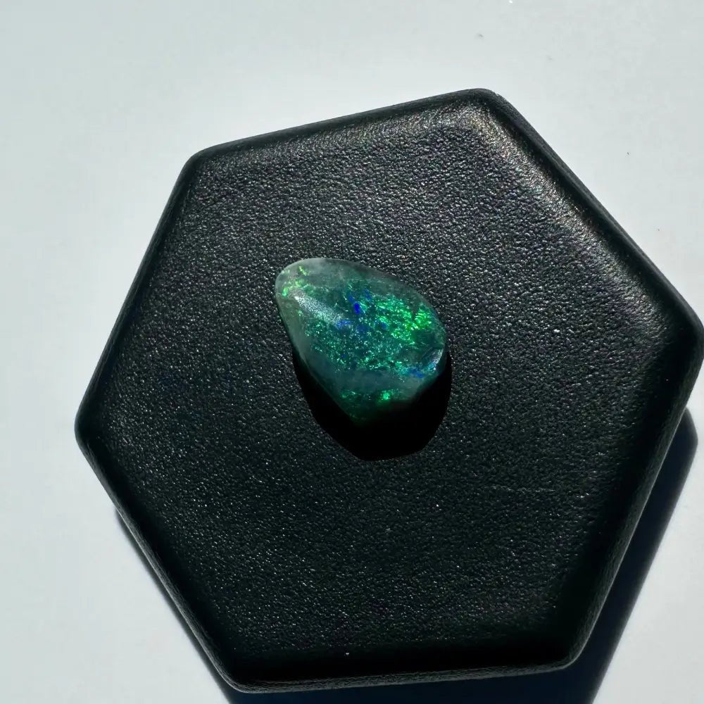 Lightning Ridge Semi Black Opal 0.8carat Solid Hand - Cut