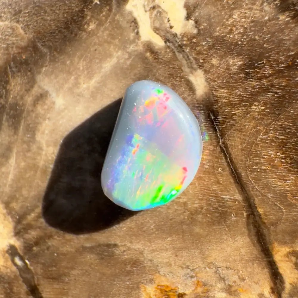 Lightning Ridge Semi Black Opal 0.8carat Solid Hand - Cut