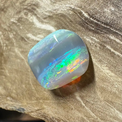 Iridescent opal cabochon from Lightning Ridge Semi Black Opal 3.5carat solid hand-cut