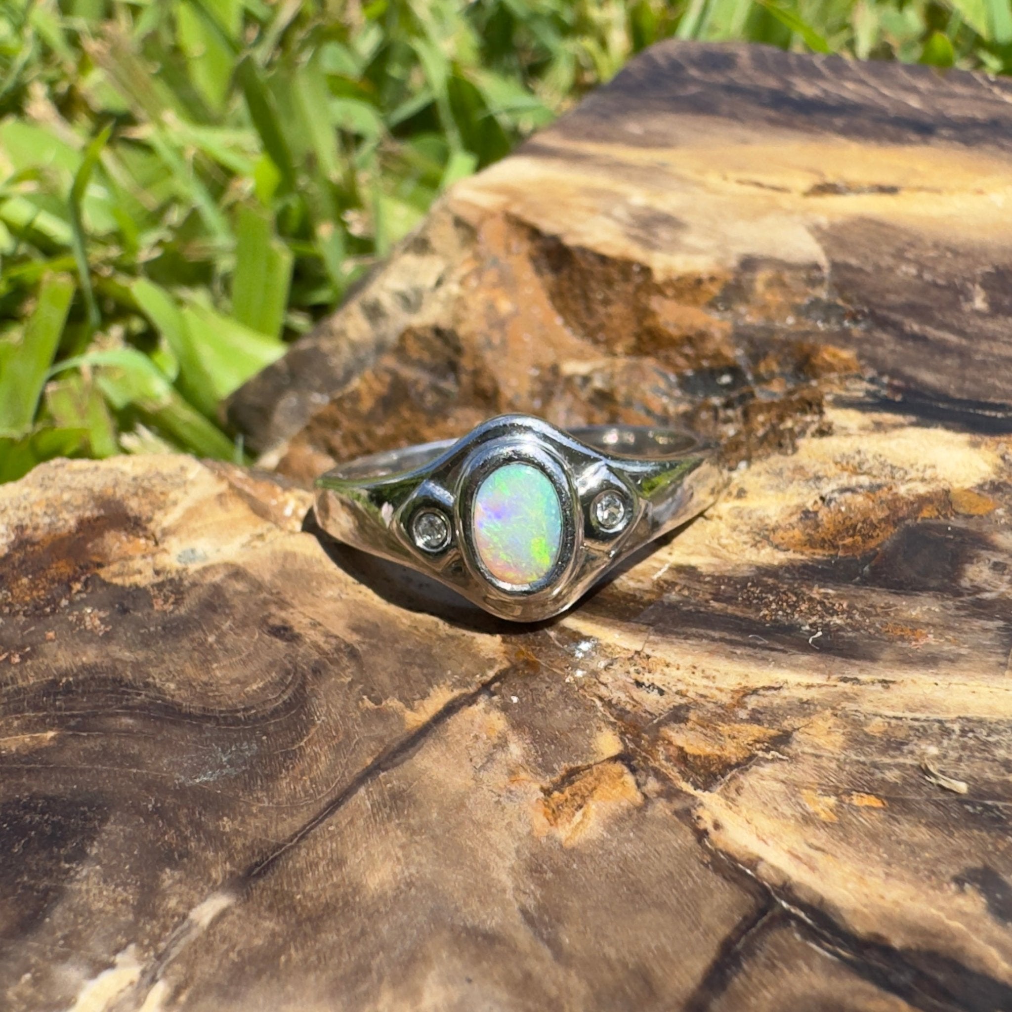 Lord Howe Island Greenlight – 0.4ct Solid Lightning Ridge Crystal Opal 925 Sterling Silver Ring