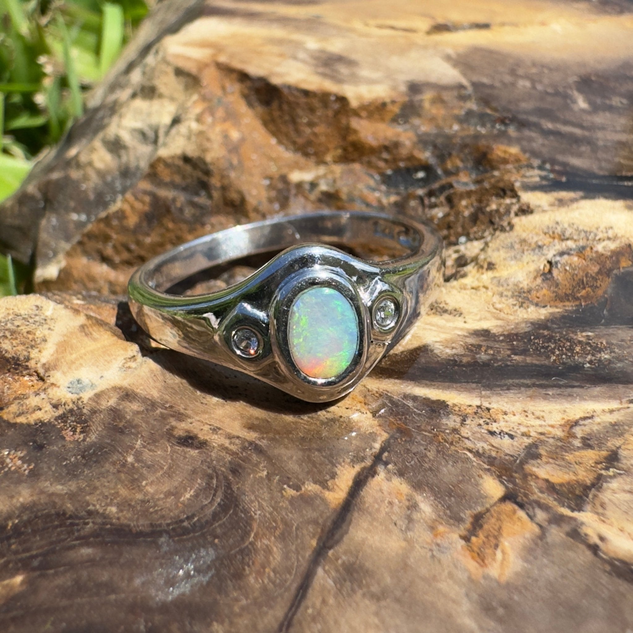 Lord Howe Island Greenlight – 0.4ct Solid Lightning Ridge Crystal Opal 925 Sterling Silver Ring