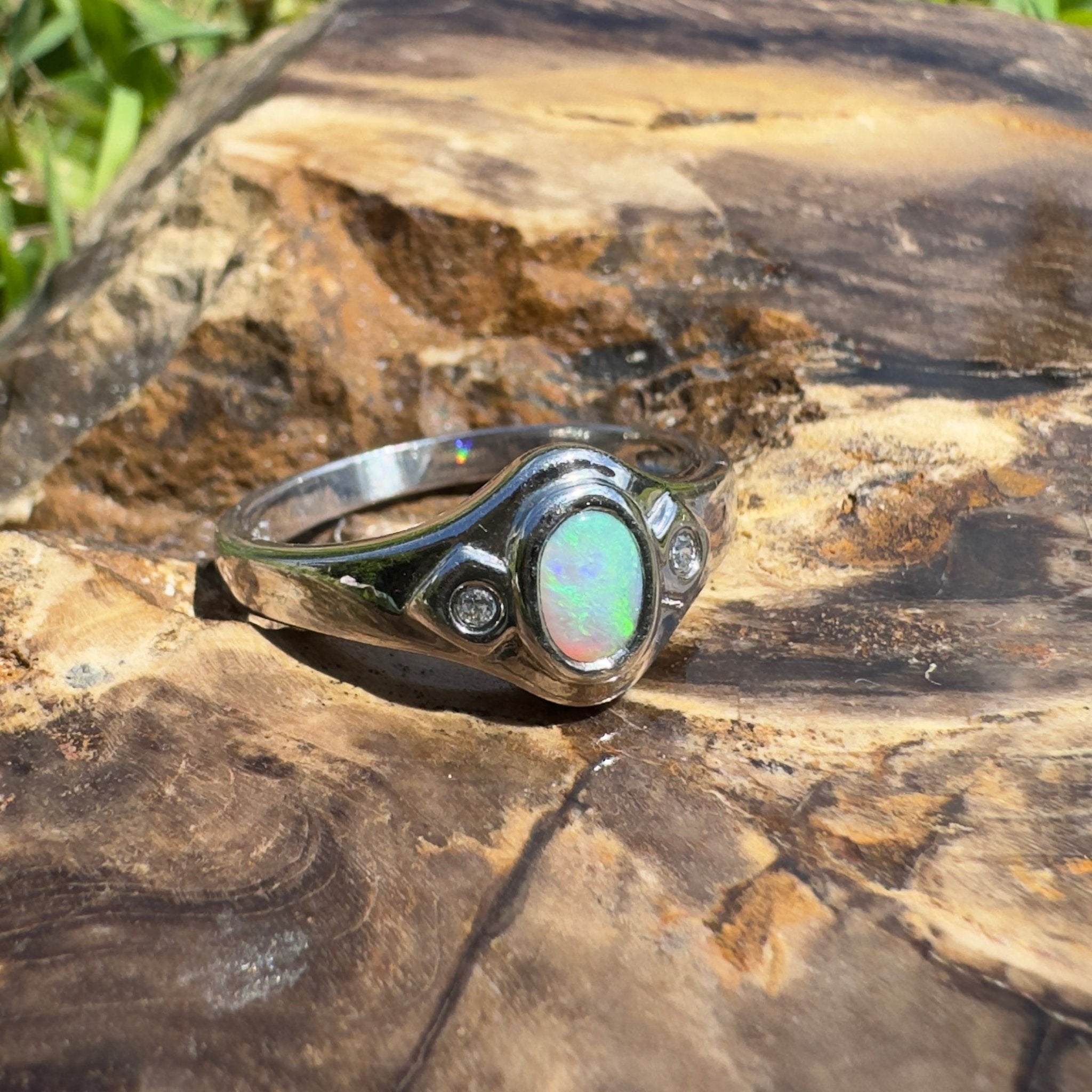 Lord Howe Island Greenlight – 0.4ct Solid Lightning Ridge Crystal Opal 925 Sterling Silver Ring