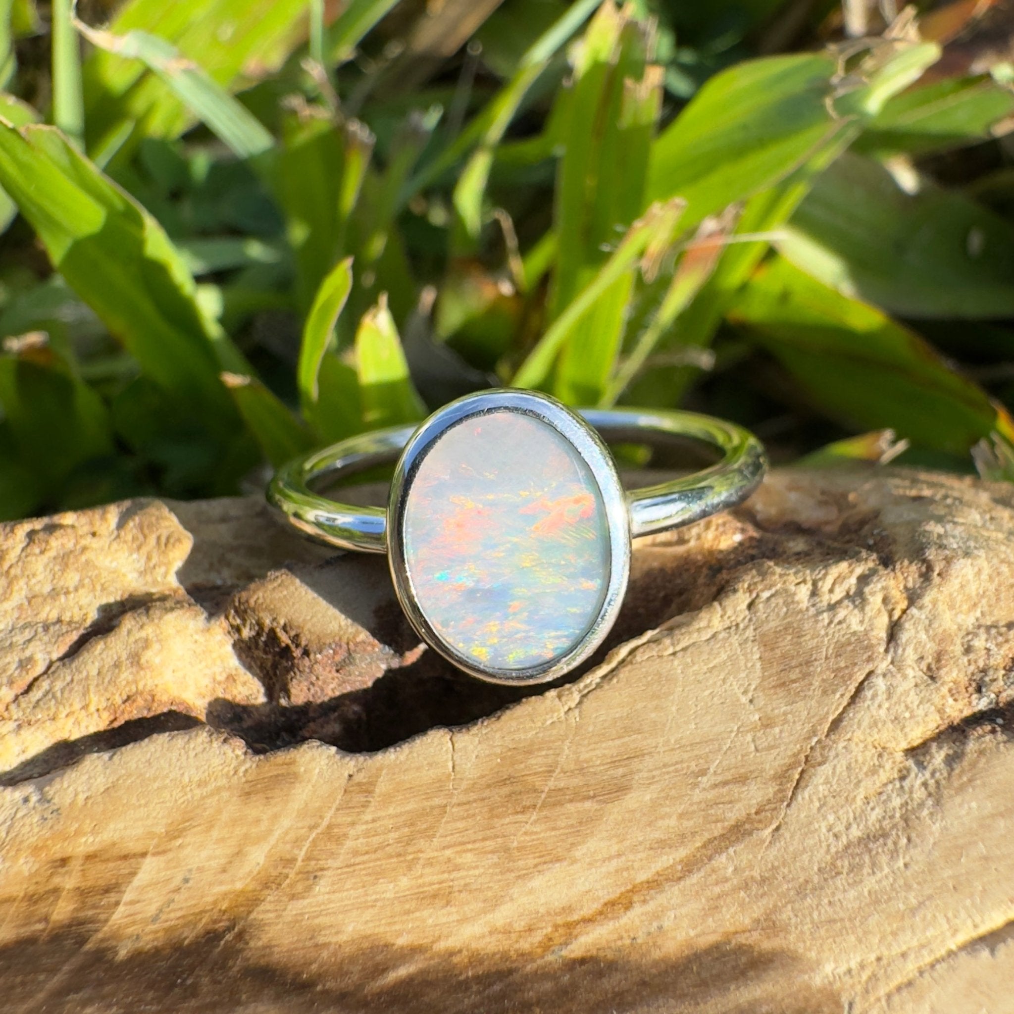 Mintabie Ridge Flame – 1ct Mintabie Opal Ring