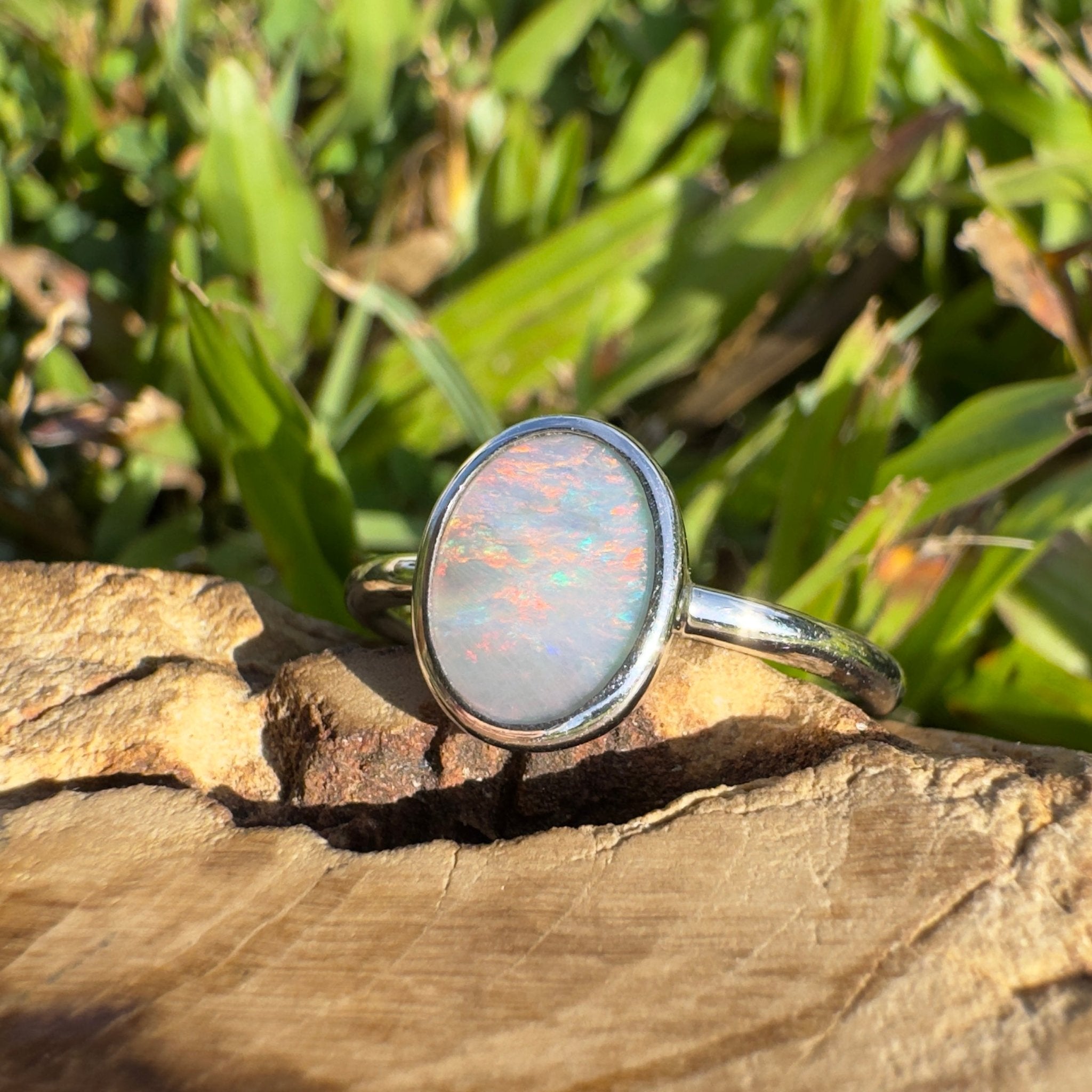 Mintabie Ridge Flame – 1ct Mintabie Opal Ring