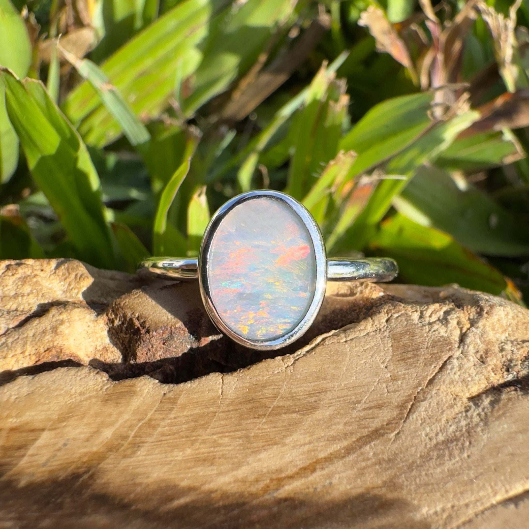 Mintabie Ridge Flame – 1ct Mintabie Opal Ring