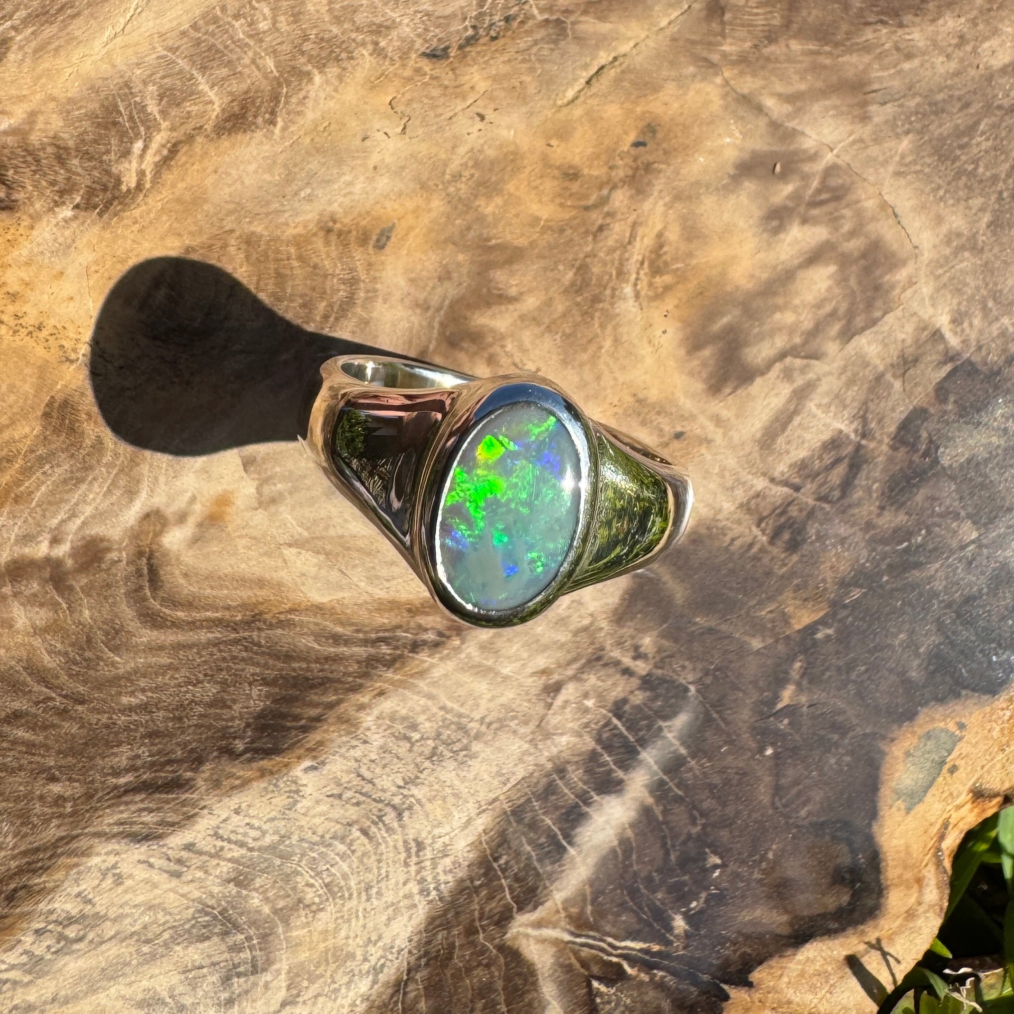 Moreton Glow – 1ct Solid Lightning Ridge Opal 925 Sterling Silver Ring