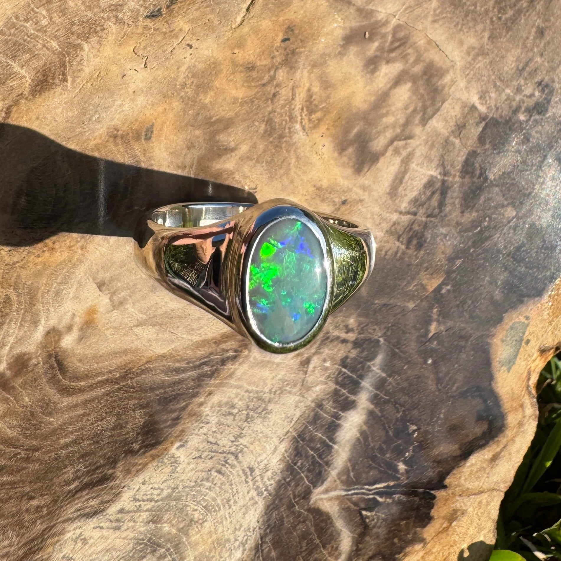 Moreton Glow – 1ct Solid Lightning Ridge Opal 925 Sterling Silver Ring
