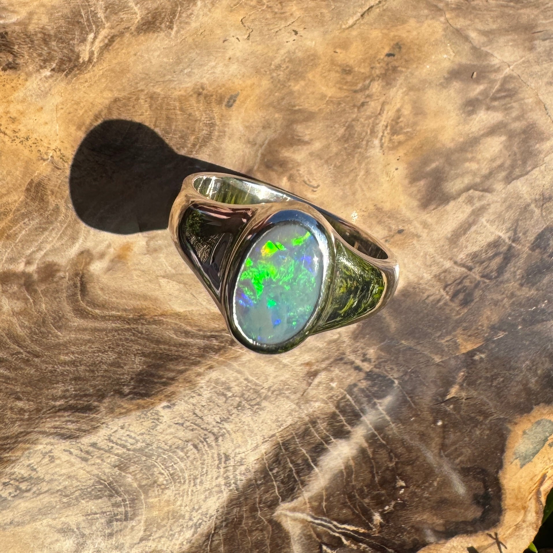Moreton Glow – 1ct Solid Lightning Ridge Opal 925 Sterling Silver Ring
