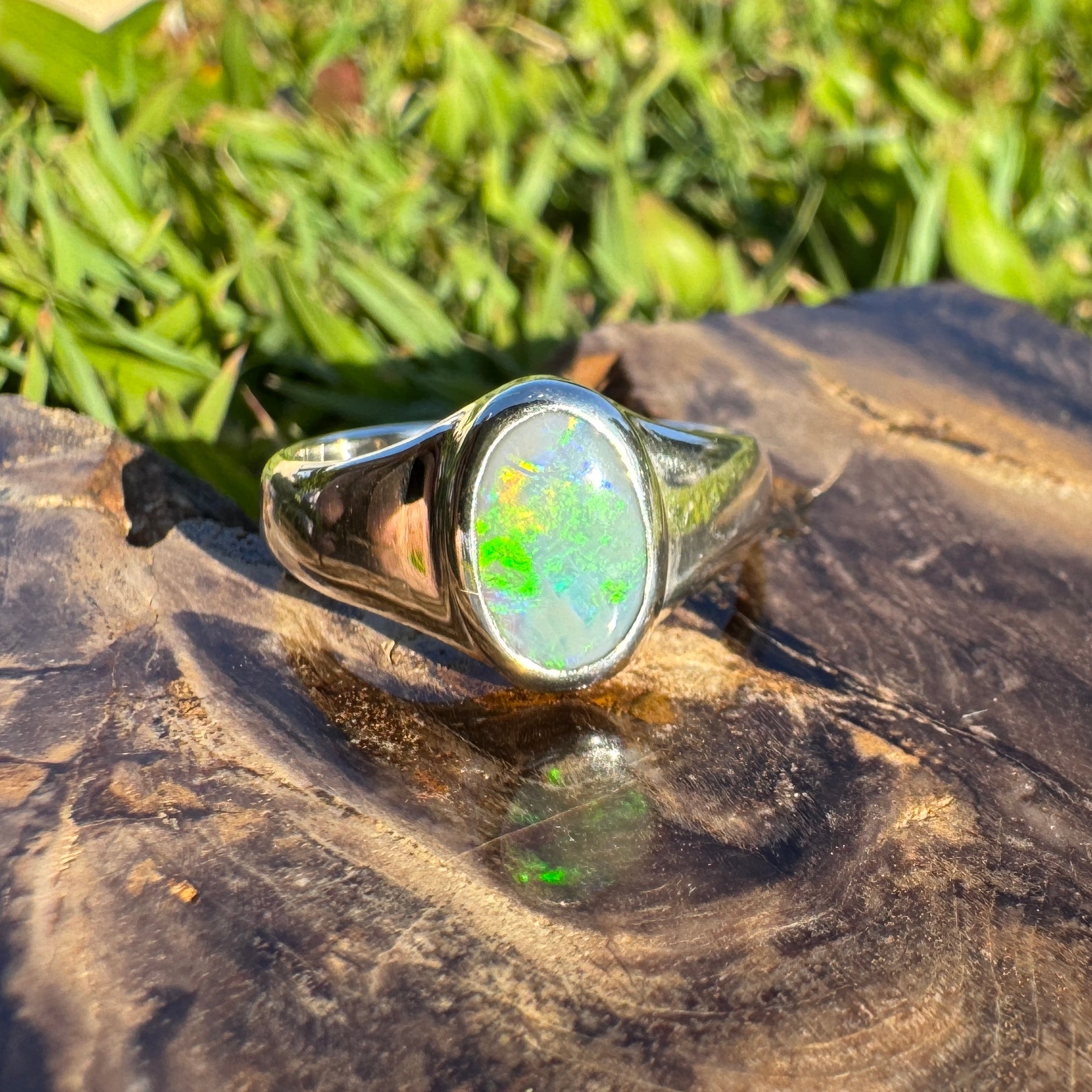Moreton Glow – 1ct Solid Lightning Ridge Opal 925 Sterling Silver Ring