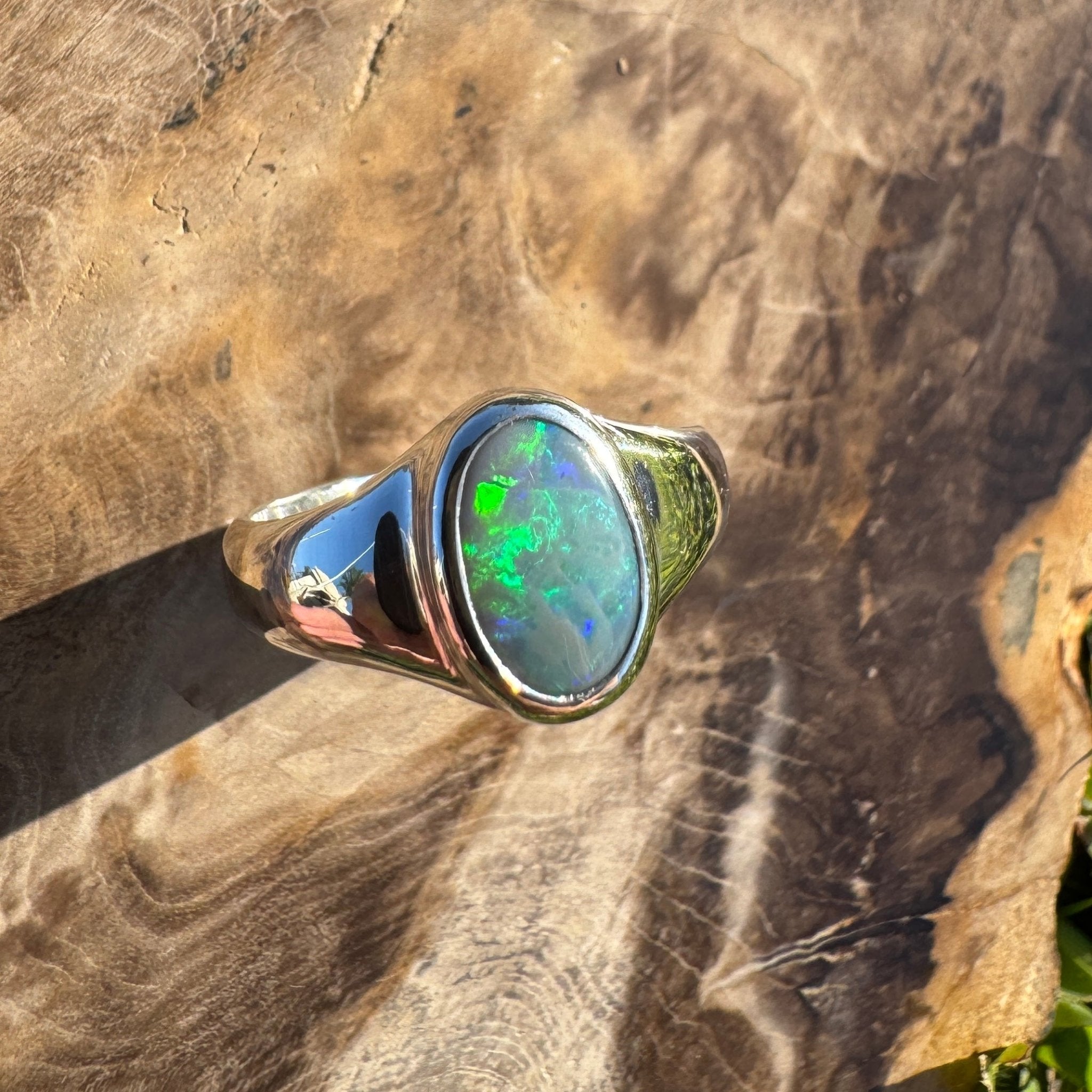Moreton Glow – 1ct Solid Lightning Ridge Opal 925 Sterling Silver Ring