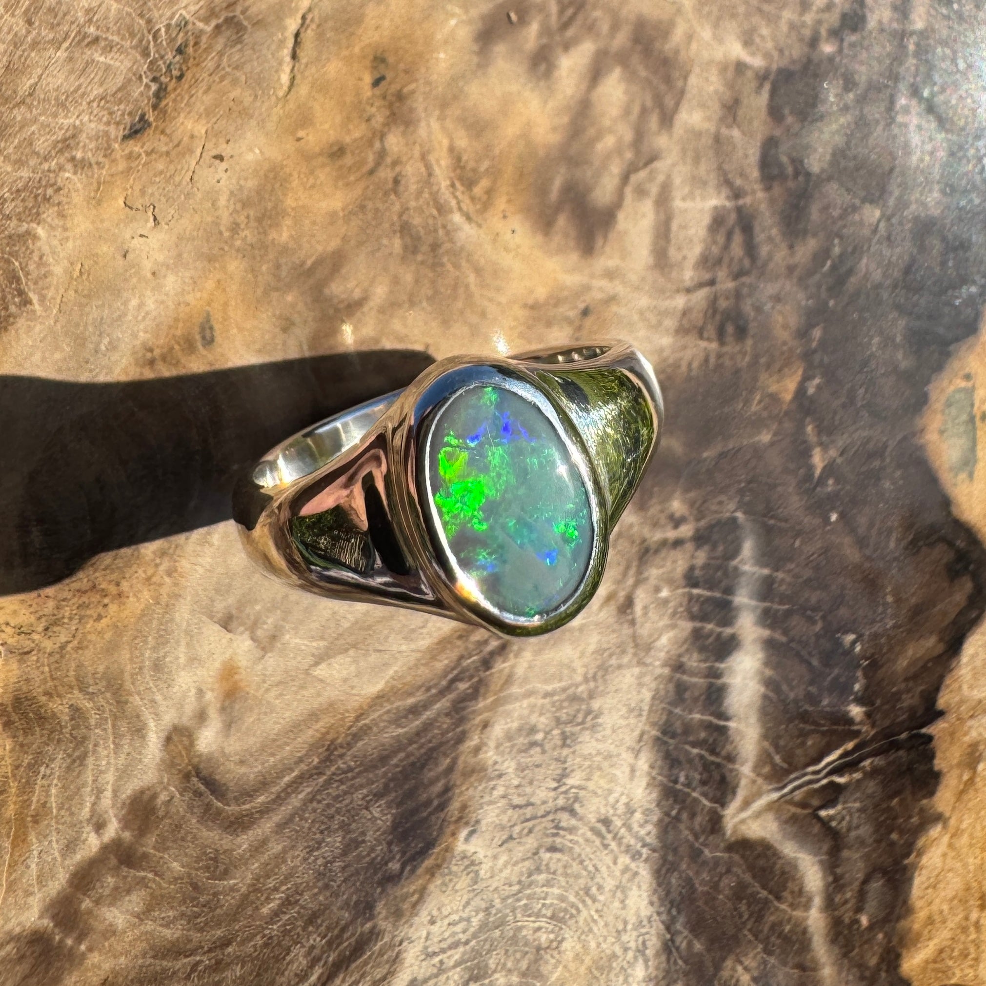 Moreton Glow – 1ct Solid Lightning Ridge Opal 925 Sterling Silver Ring