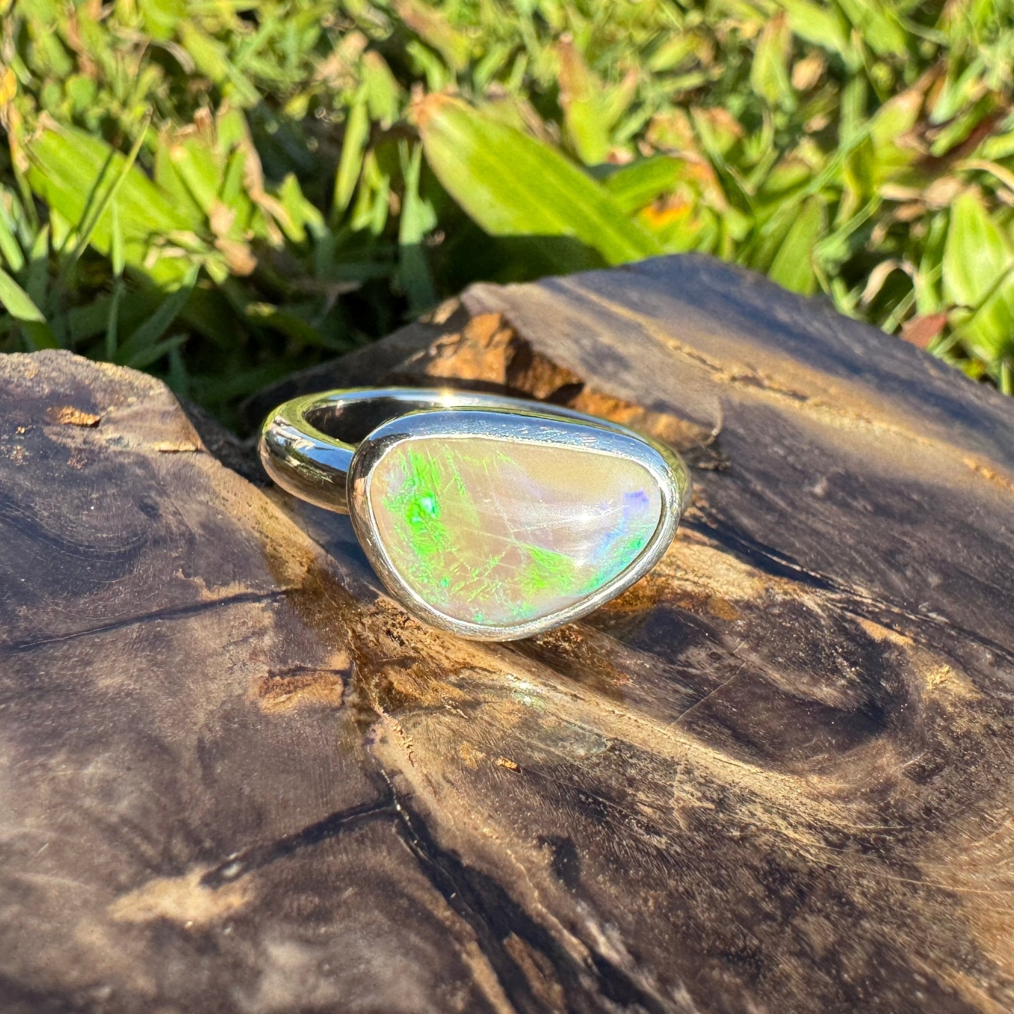 Mornington Tide – 2.5ct Solid Lightning Ridge Crystal Opal 925 Sterling Silver Ring