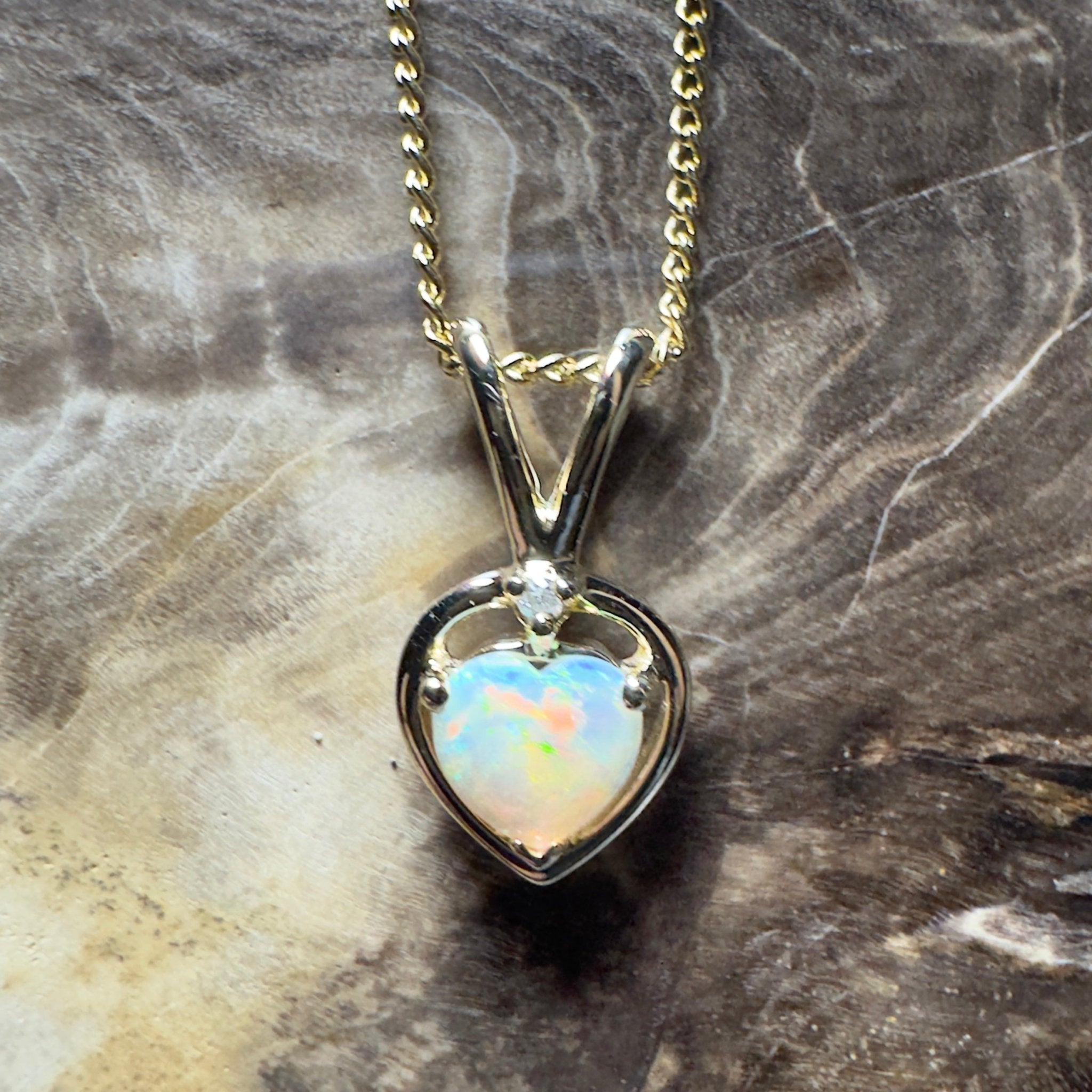 Mundi Mundi Love ~ 9ct Solid Yellow Gold 0.4ct Coober Pedy Opal Pendant