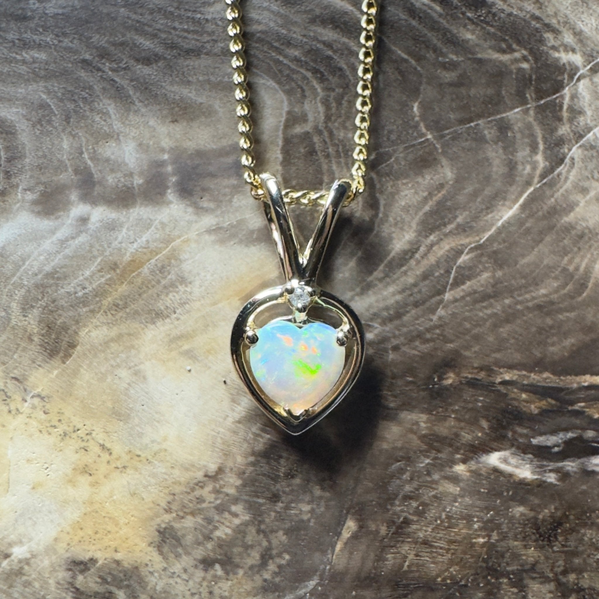 Mundi Mundi Love ~ 9ct Solid Yellow Gold 0.4ct Coober Pedy Opal Pendant