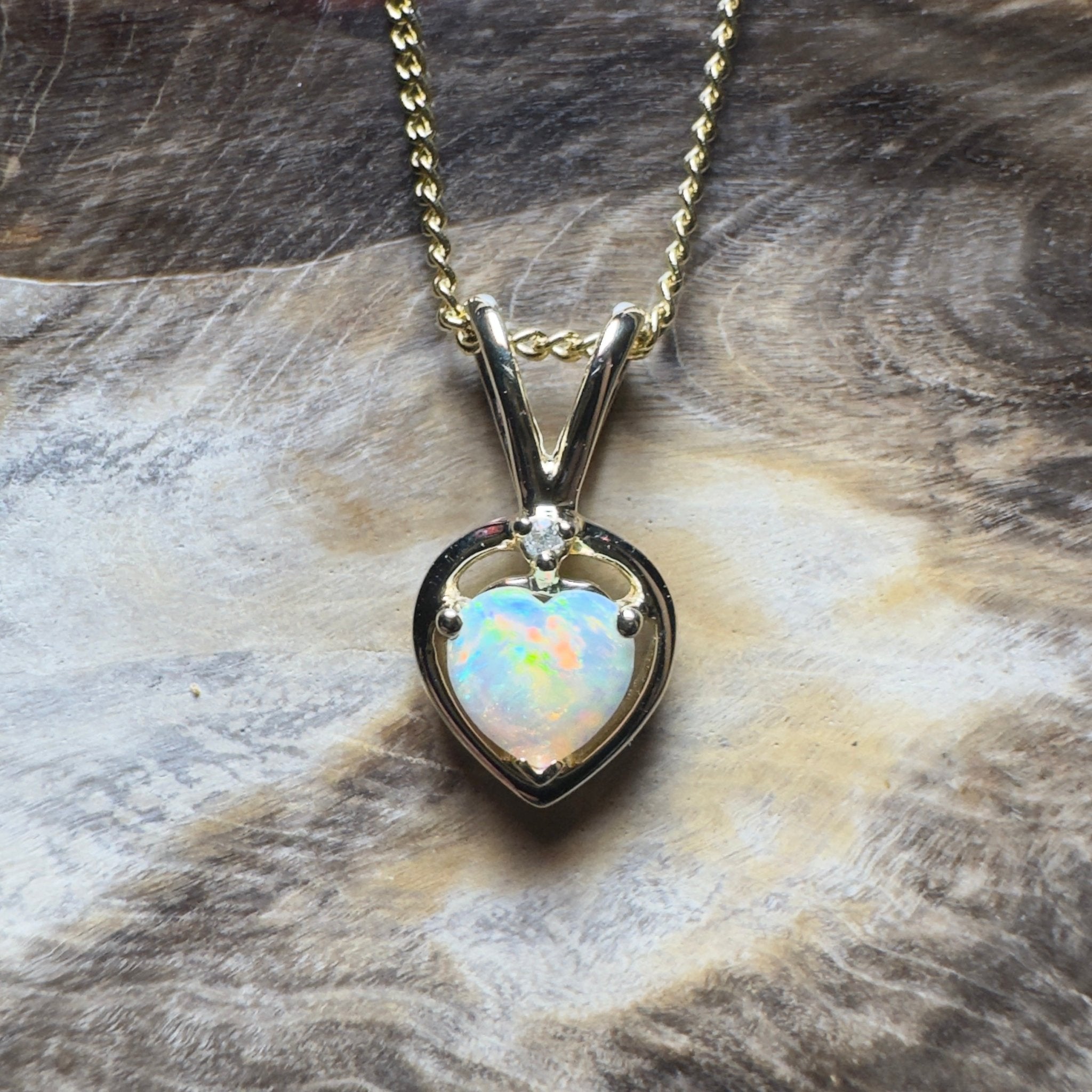 Mundi Mundi Love ~ 9ct Solid Yellow Gold 0.4ct Coober Pedy Opal Pendant