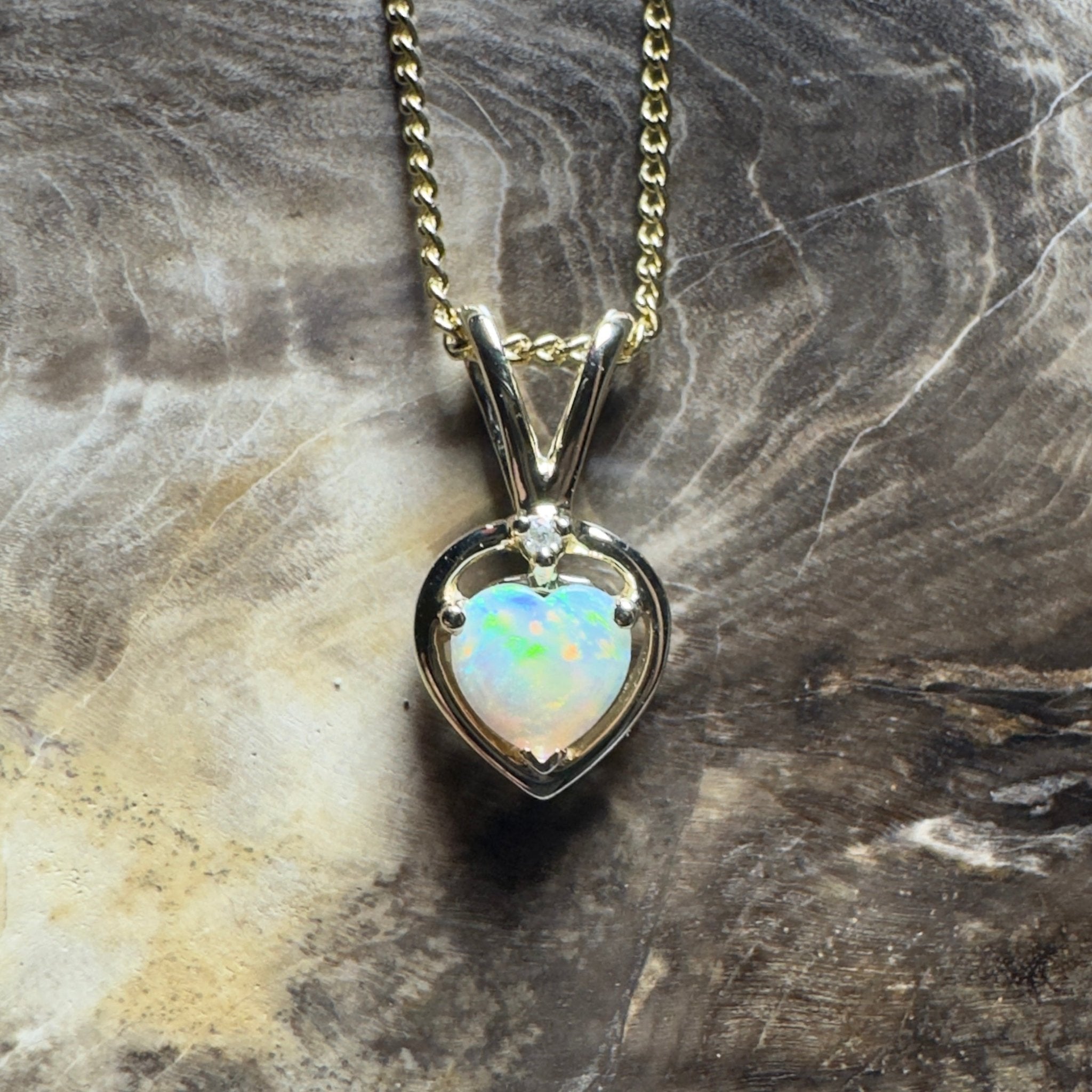Mundi Mundi Love ~ 9ct Solid Yellow Gold 0.4ct Coober Pedy Opal Pendant