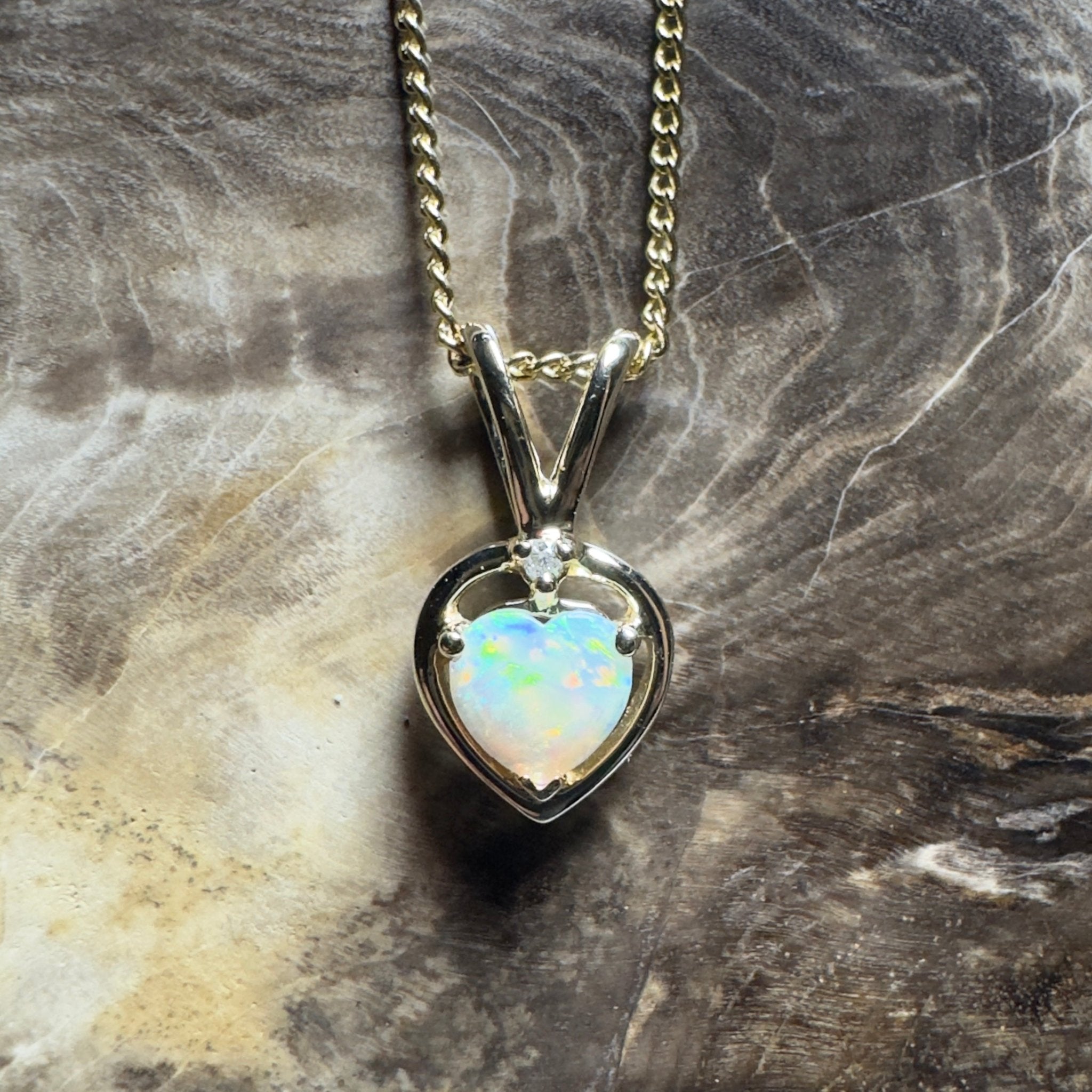 Mundi Mundi Love ~ 9ct Solid Yellow Gold 0.4ct Coober Pedy Opal Pendant