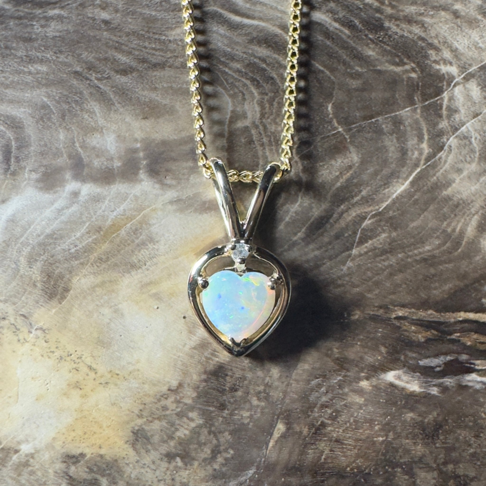 Mundi Mundi Love ~ 9ct Solid Yellow Gold 0.4ct Coober Pedy Opal Pendant
