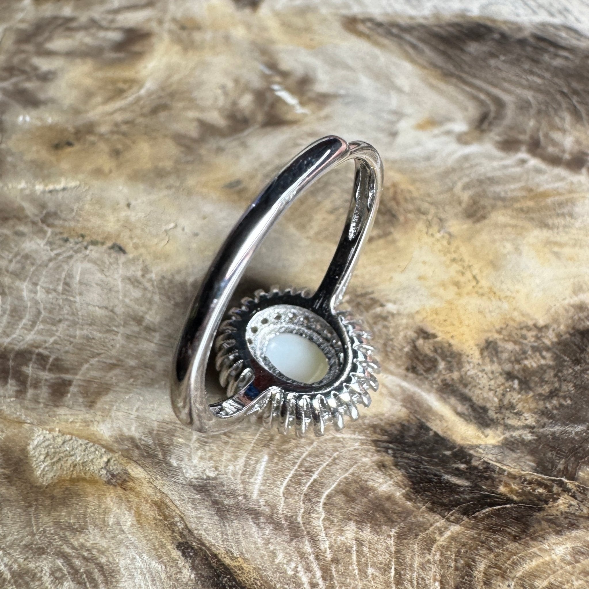Outback Elegance ~ Handcrafted 0.8ct Coober Pedy Opal Ring – Sterling Silver Radiance.