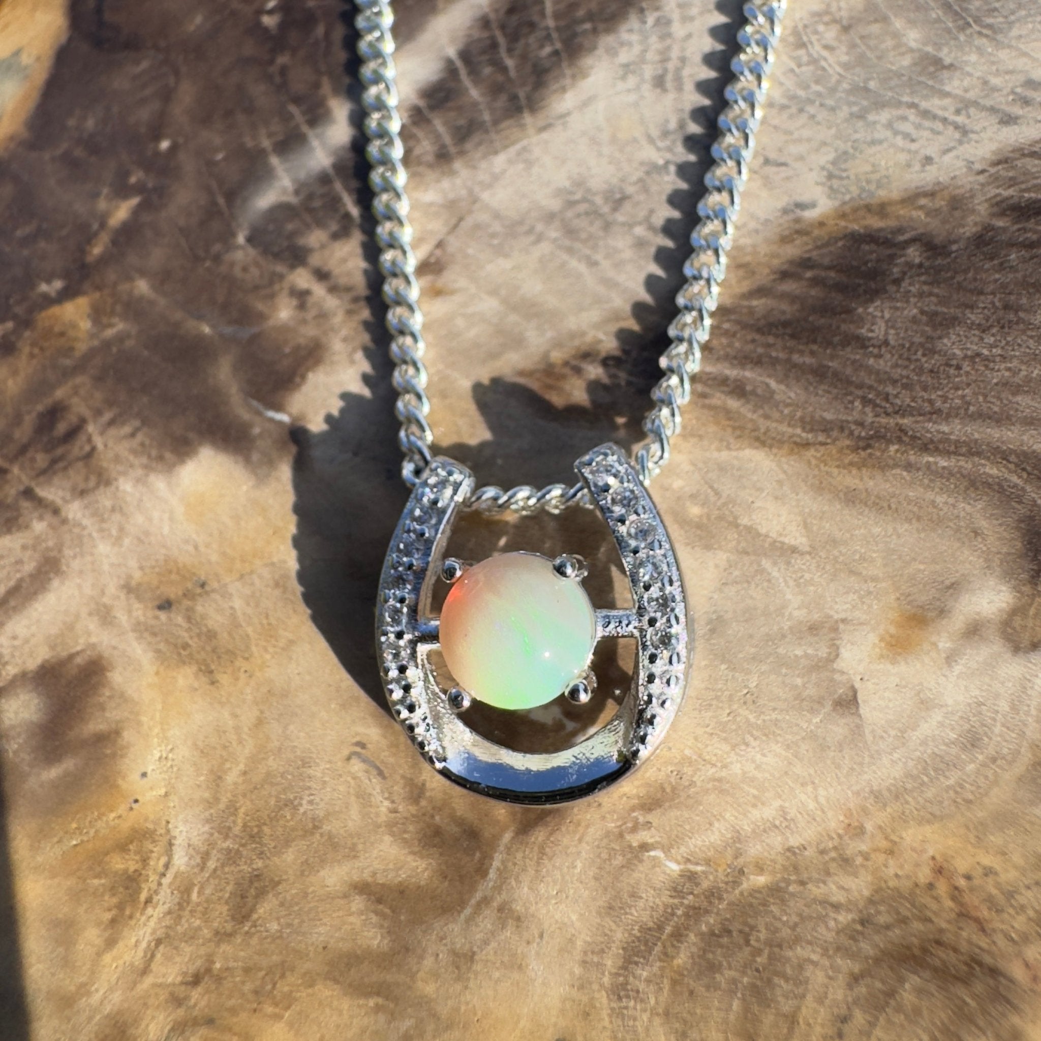 Outback Luck – 0.5ct Coober Pedy Opal 925 Silver Horseshoe Pendant