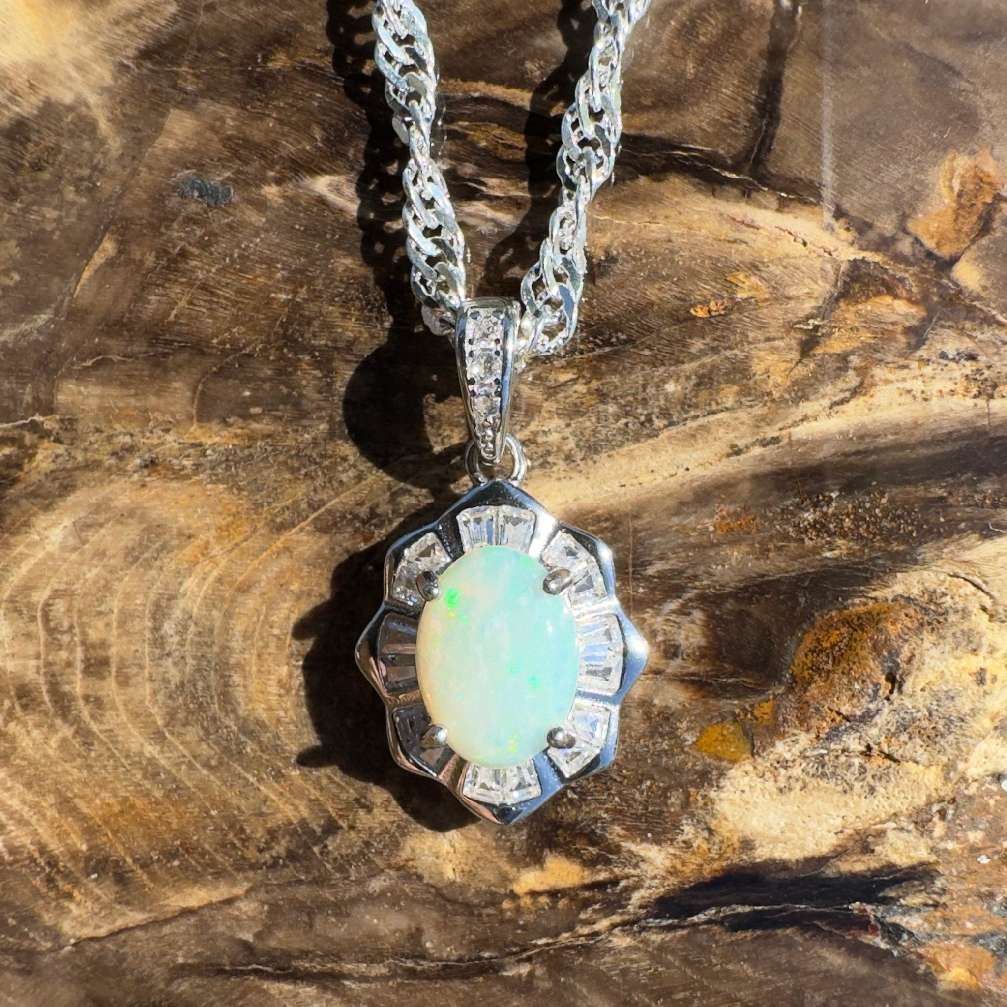 Port Lincoln Crest – 0.8ct Lightning Ridge Opal Pendant