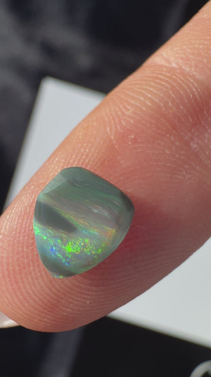 Lightning Ridge Opal Semi Black 1.0carat Solid Hand-Cut Luxury