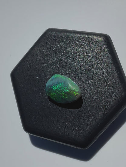 Lightning Ridge Semi Black Opal 0.8carat Solid Hand-Cut Luxury