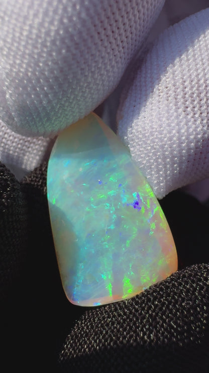 Lightning Ridge Crystal Opal 7.8carat Solid Hand-Cut Luxury