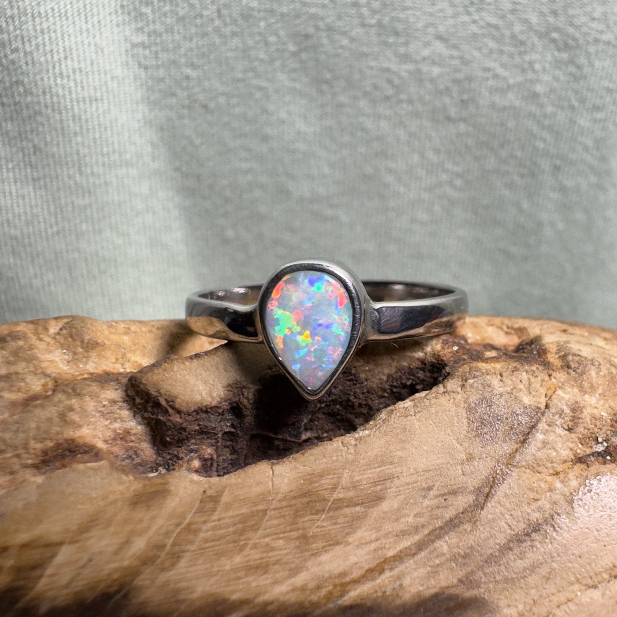 Purnululu Grace – 0.8ct Solid Lightning Ridge Opal 925 Sterling Silver Ring