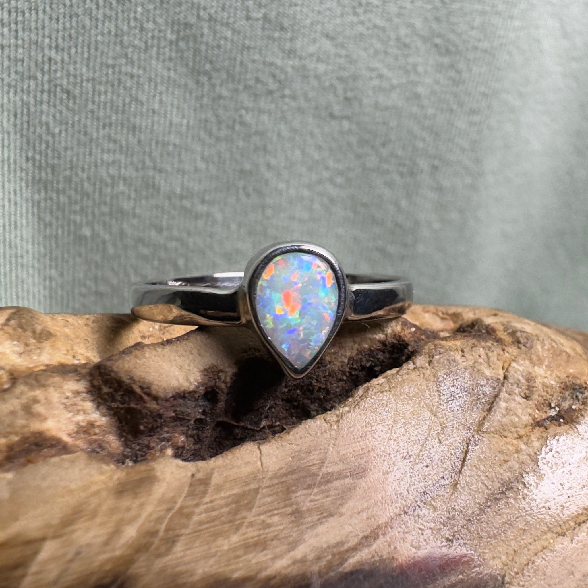 Purnululu Grace – 0.8ct Solid Lightning Ridge Opal 925 Sterling Silver Ring