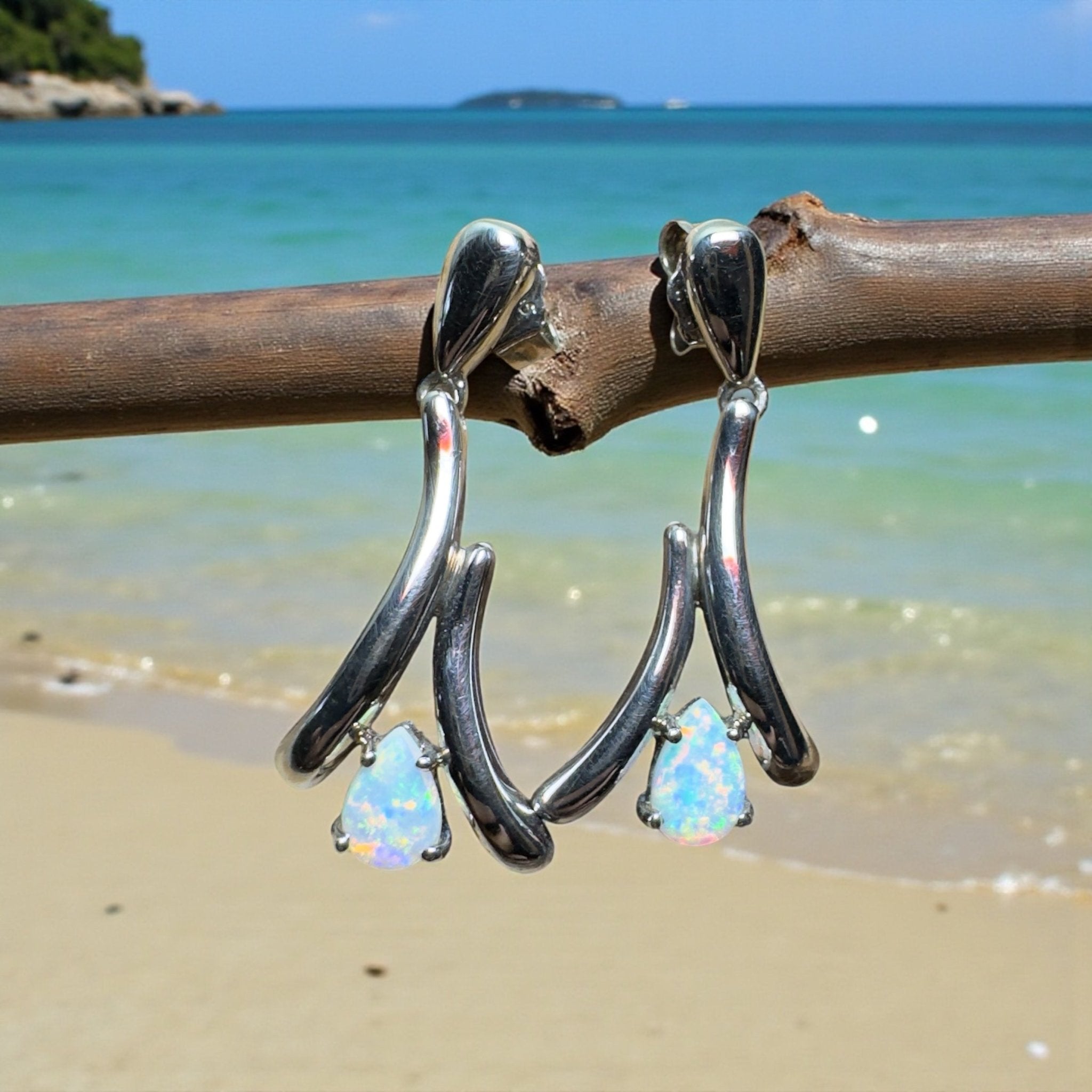 Sea Glass Spark - 0.8 ct Lightning Ridge Opal 925 Silver Earrings