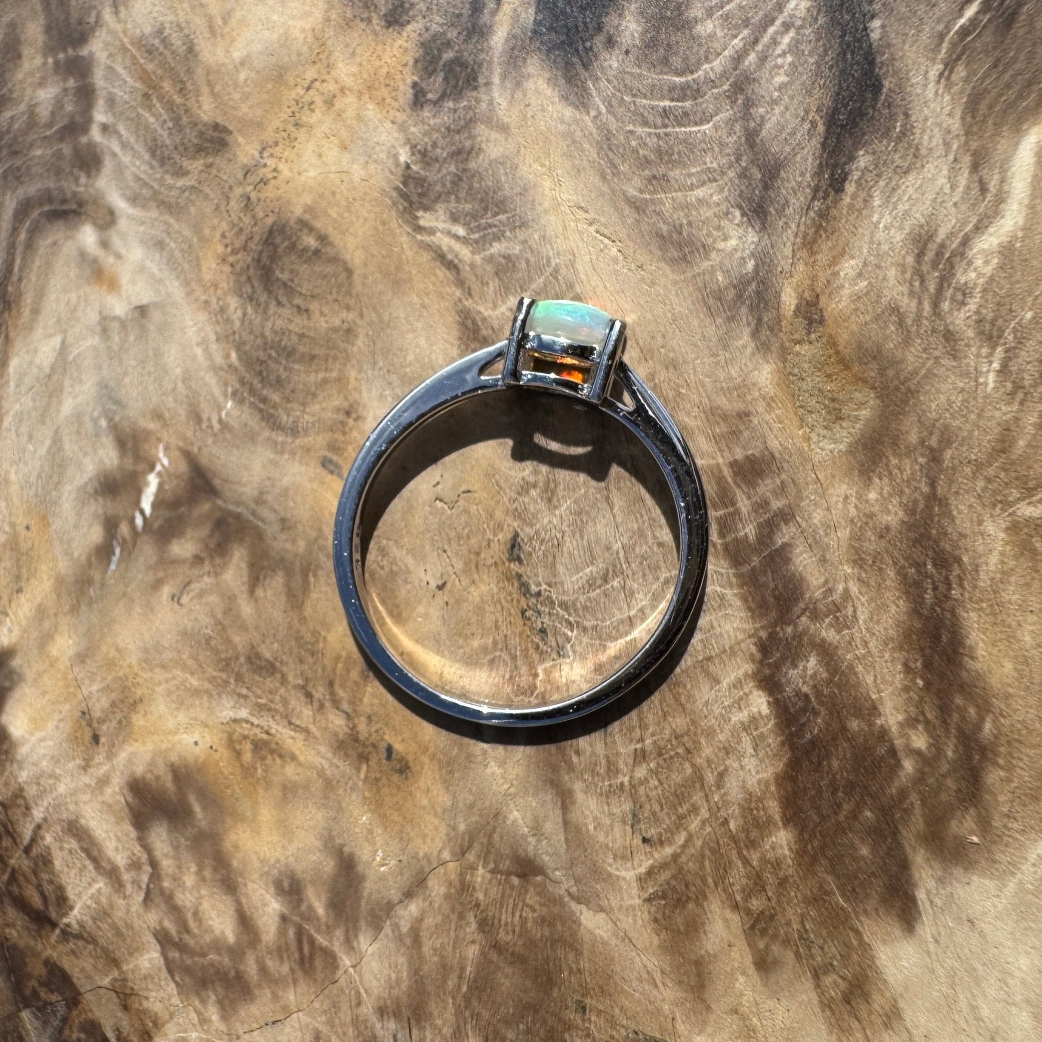 Southern Shelf Glow ~ 0.5ct Solid Lightning Ridge Crystal Opal 925 Silver Ring