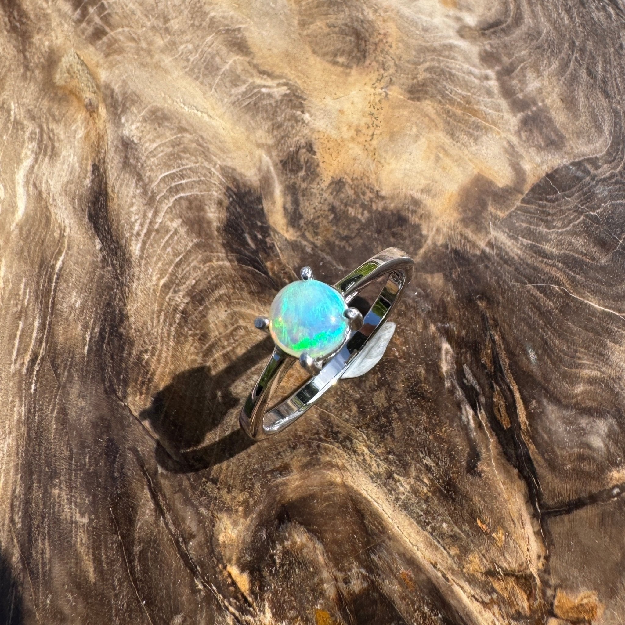 Southern Shelf Glow ~ 0.5ct Solid Lightning Ridge Crystal Opal 925 Silver Ring