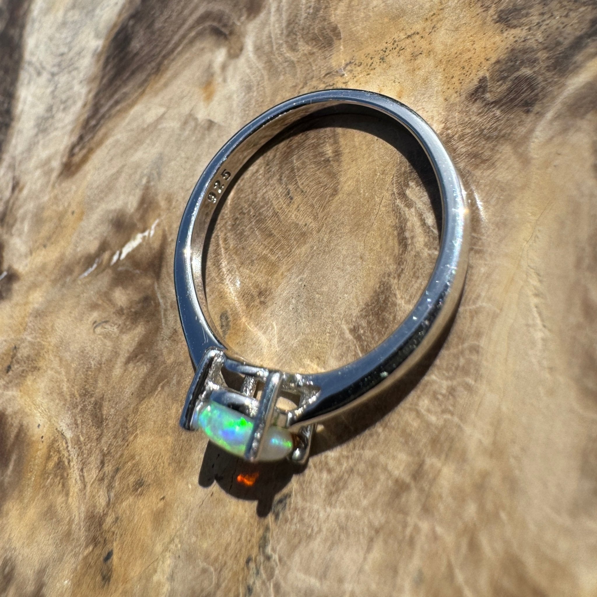 Southern Shelf Glow ~ 0.5ct Solid Lightning Ridge Crystal Opal 925 Silver Ring